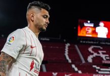 Tecatito Corona llega al Sevilla