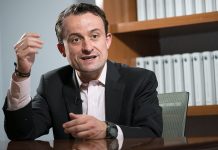 Mikel Arriola anuncia el fin de las barras en el futbol mexicano