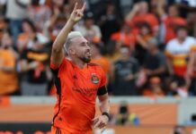 Herrera y Pulido ganan en los Playoff de la MLS