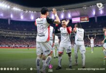 Clásico Tapatío: Chicharito reclama contra gol de Atlas